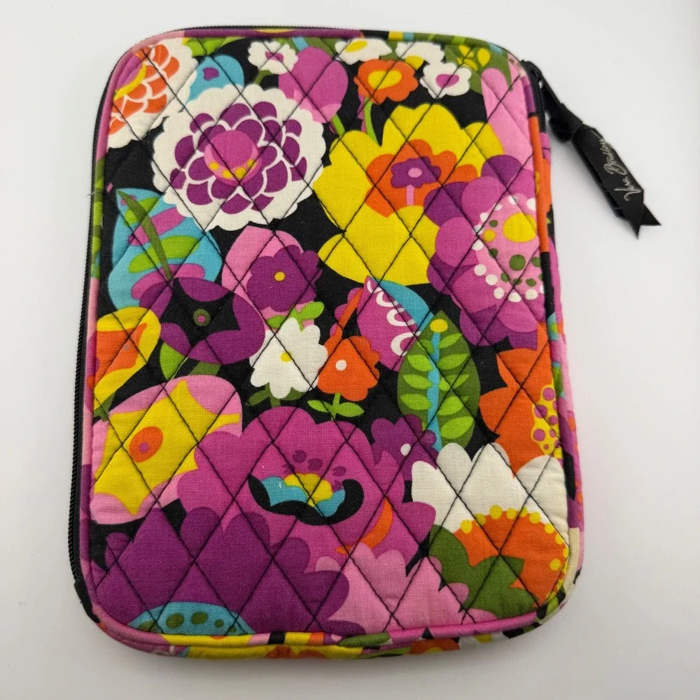 Vera Bradley Quilted Tech Sleeve Case Multicolor Floral English Rose 9x6.5.x1